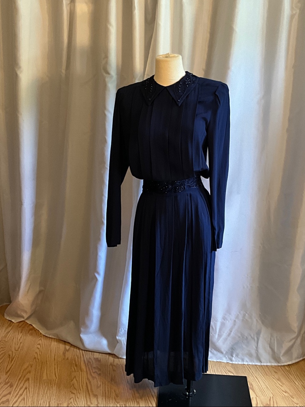 Vintage karin stevens Navy Long Sleeve Pleated Midi Dress with Beaded Collar